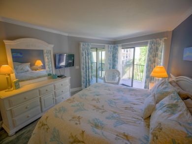 Two Bedroom Condo with Beach Access and Sleeps 6